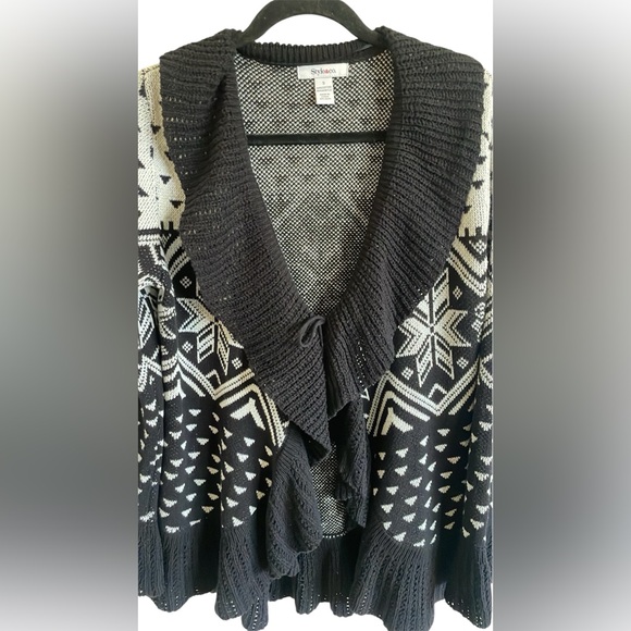 Style & Co Black and white Aztec print cardigan with ruffle hem and tie front - Picture 5 of 6